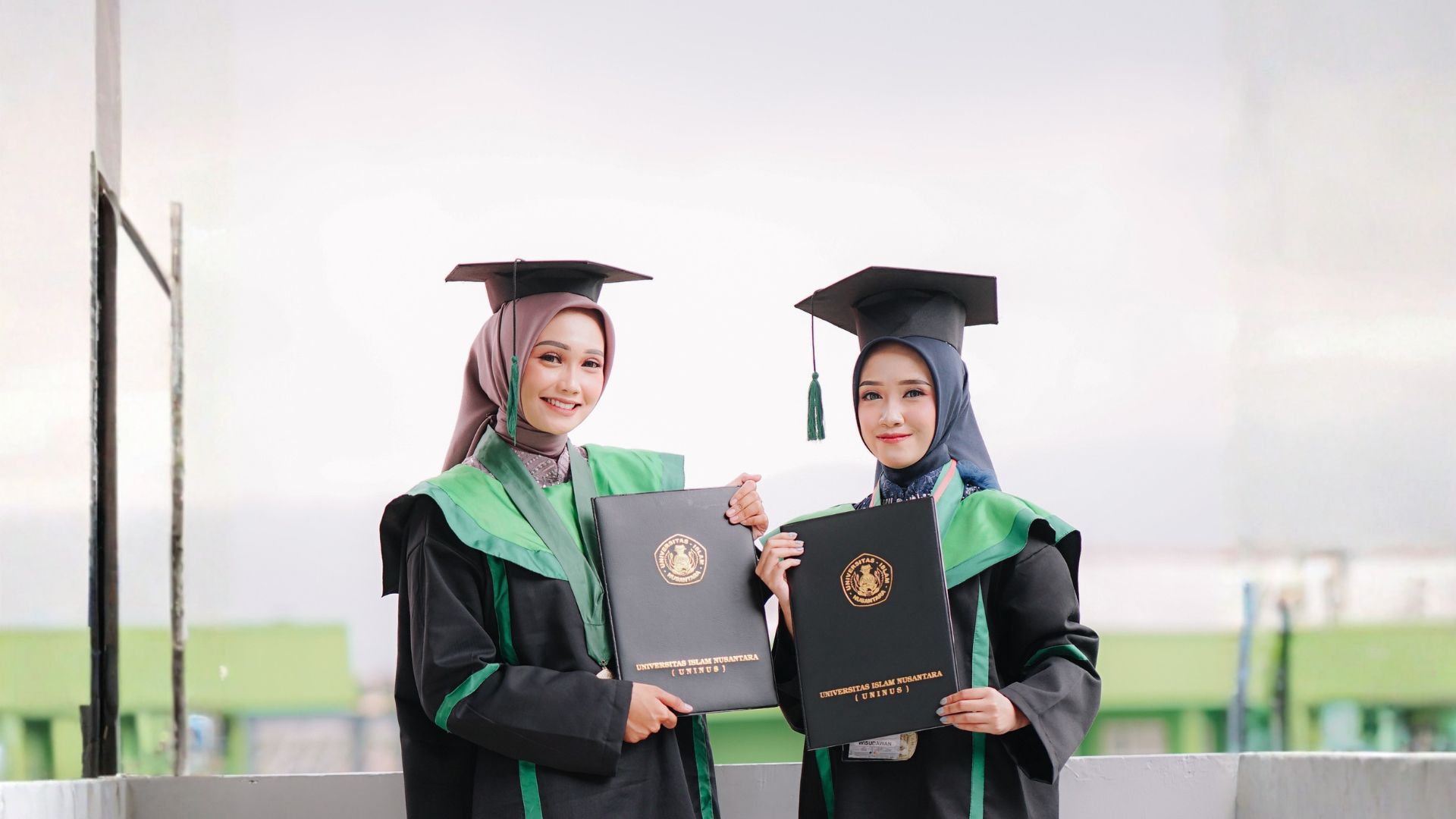 Mahasiswa Berdiskusi